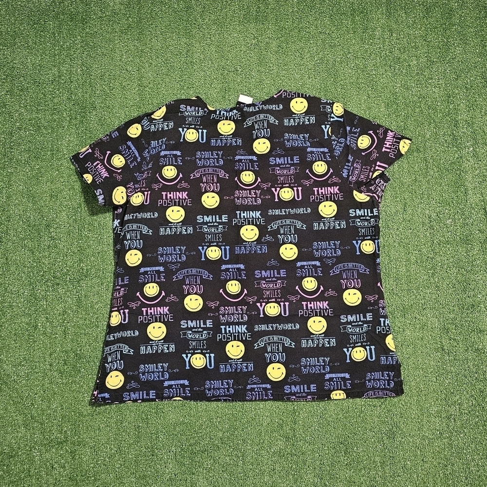 Smiley Print Scrub Top XL - Picture 6 of 6